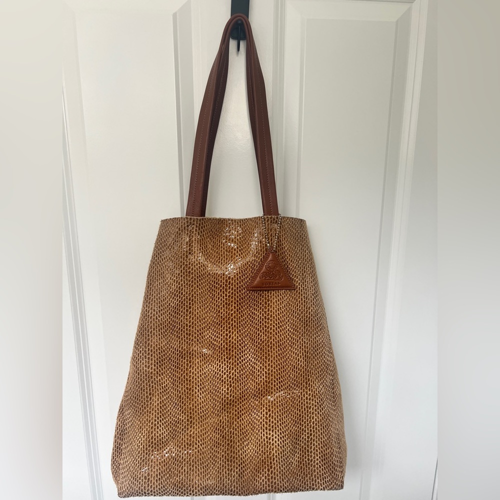 Sorial Rubina Leather Tote Tan/light khaki color